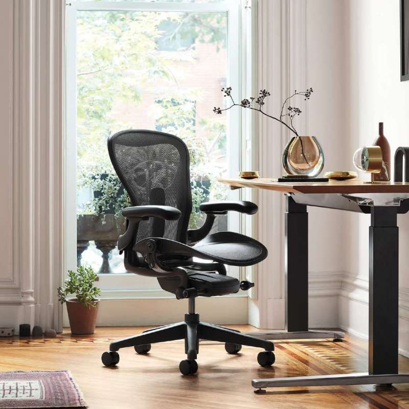 Aeron Chair - Black, Onyx Ultra Matte base (size B) Herman Miller by ...