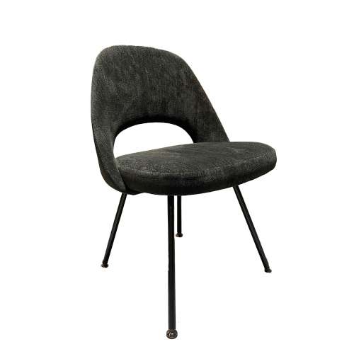 Saarinen Conference Chair, Black metal legs, Hyle Moss - Knoll - Eero Saarinen - Chairs - Furniture by Designcollectors