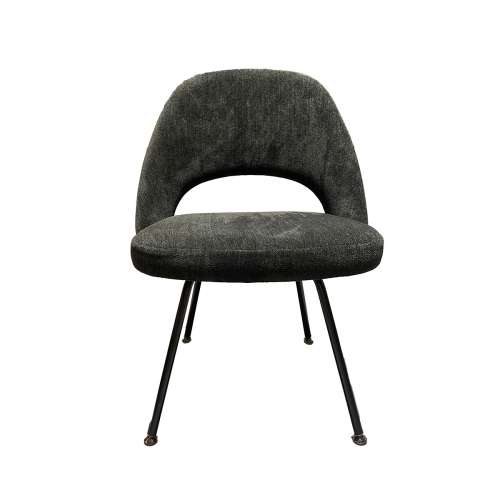 Saarinen Conference Chair, Black metal legs, Hyle Moss - Knoll - Eero Saarinen - Chaises - Furniture by Designcollectors